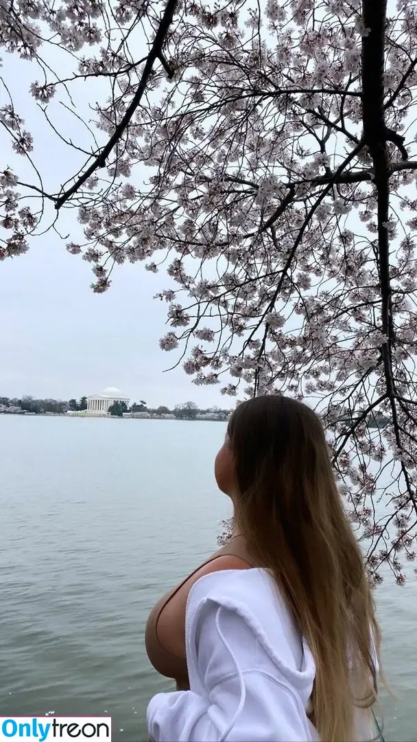 Elizabeth M голая photo #0597 (elizabethkm / elizabethnyk)