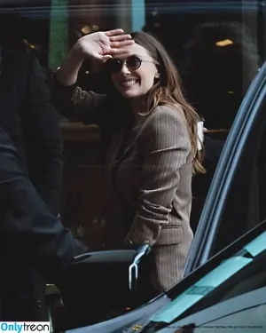 Elizabeth Olsen / elizabetholsendaily / lizabeth_olsen nude photo #2233