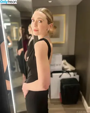 Elizabeth Olsen / elizabetholsendaily / lizabeth_olsen nude photo #2257