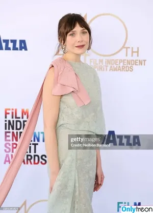 Elizabeth Olsen / elizabetholsendaily / lizabeth_olsen nude photo #2284
