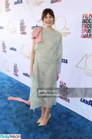 Elizabeth Olsen / elizabetholsendaily / lizabeth_olsen nude photo #2287