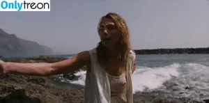 Elizabeth Olsen / elizabetholsendaily / lizabeth_olsen nude photo #2330