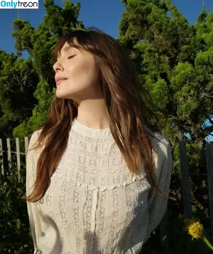 Elizabeth Olsen / elizabetholsendaily / lizabeth_olsen nude photo #2693