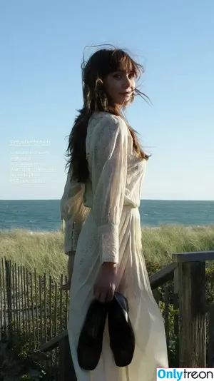 Elizabeth Olsen / elizabetholsendaily / lizabeth_olsen nude photo #2697