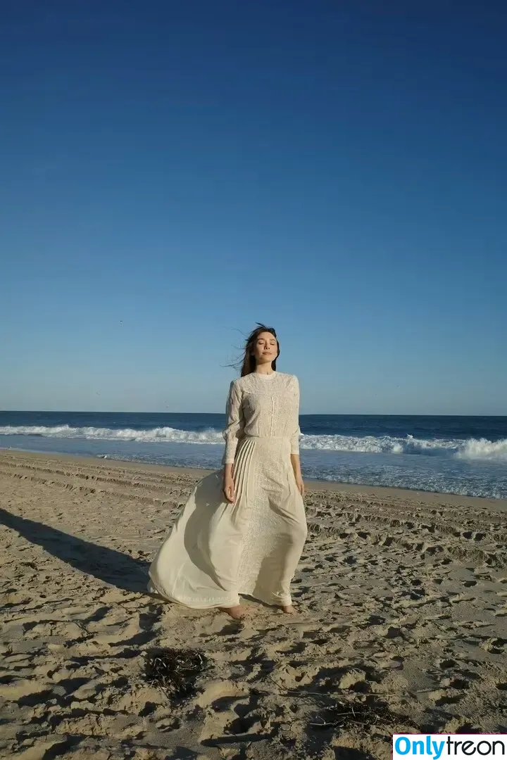 Elizabeth Olsen nude photo #2696 (elizabetholsendaily / lizabeth_olsen)