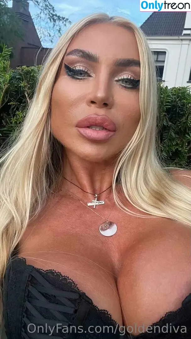 elizabeth_queen nude photo #0010 (hm.queenelizabeth)