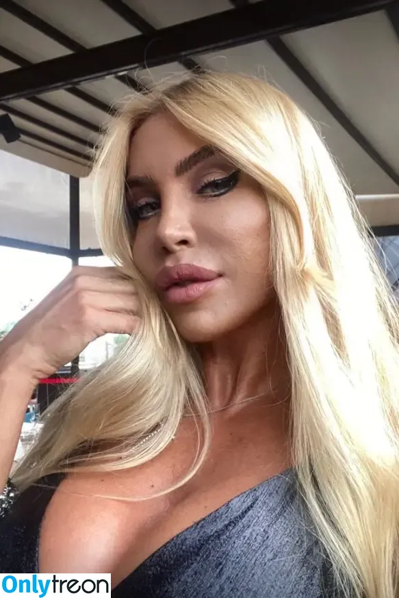 elizabeth_queen nude photo #0014 (hm.queenelizabeth)