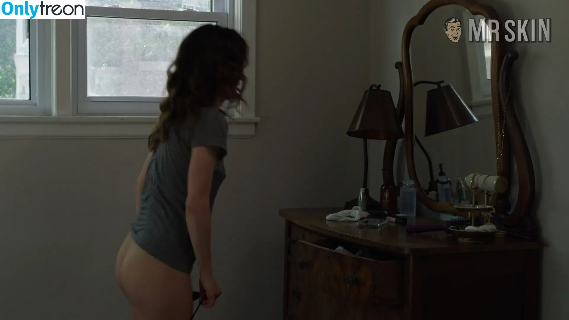 Elizabeth Reaser nude photo #0018 (elizabethreaser)