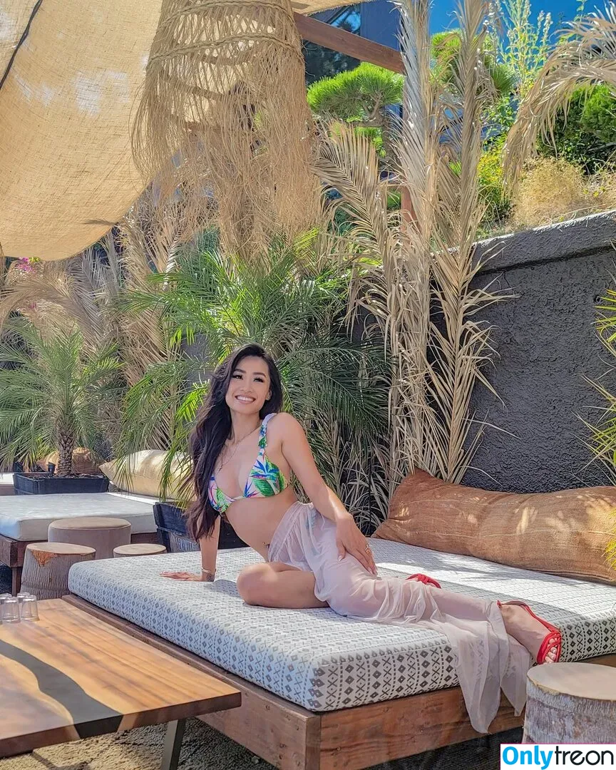 Elizabeth Tran nude photo #0003 (ImElizabethTran / elizabethtran / elizabethtran626)