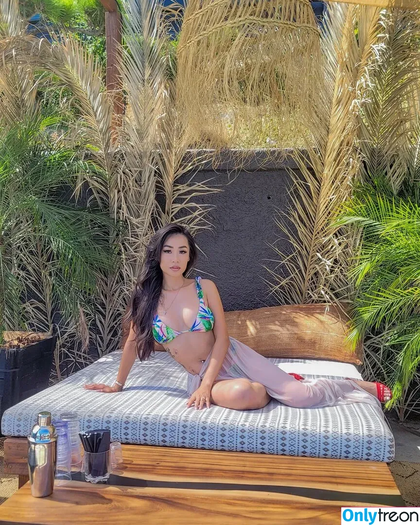 Elizabeth Tran nude photo #0004 (ImElizabethTran / elizabethtran / elizabethtran626)
