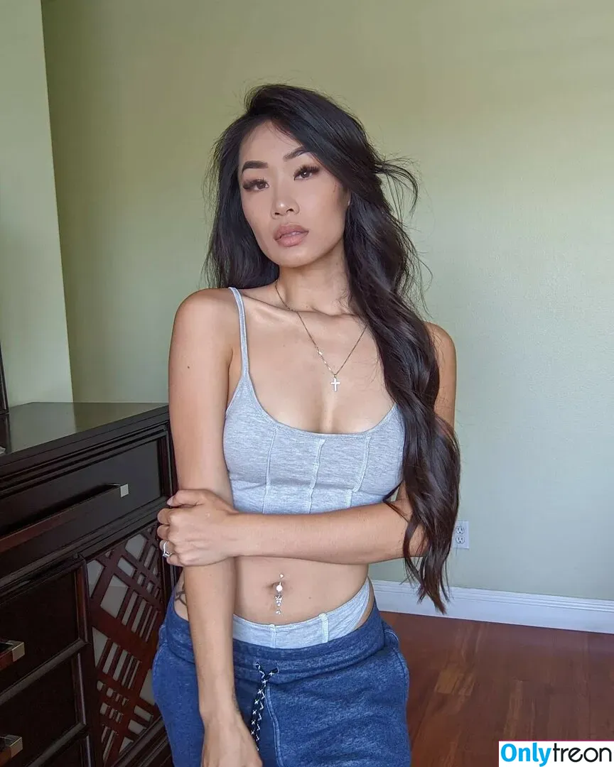 Elizabeth Tran nude photo #0046 (ImElizabethTran / elizabethtran / elizabethtran626)