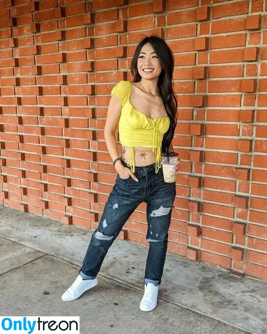 Elizabeth Tran nude photo #0093 (ImElizabethTran / elizabethtran / elizabethtran626)
