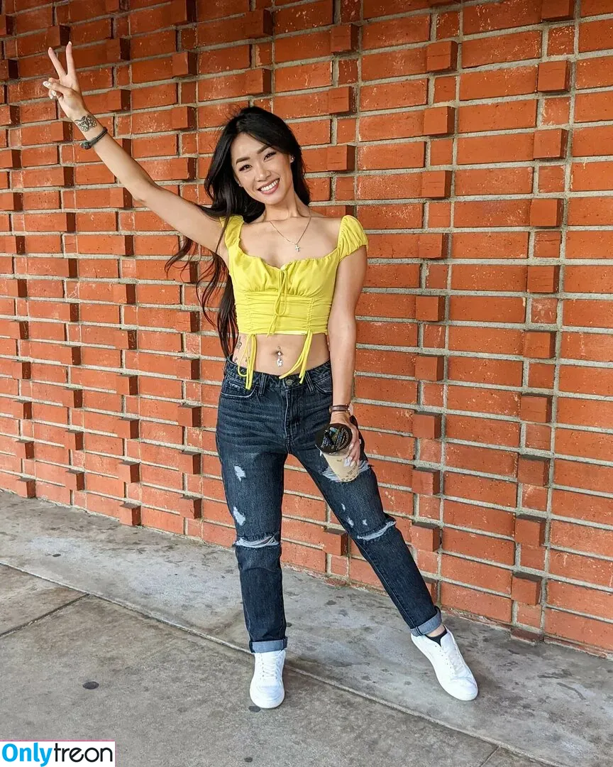 Elizabeth Tran nude photo #0094 (ImElizabethTran / elizabethtran / elizabethtran626)