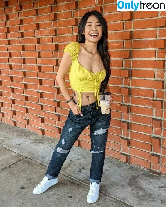 Elizabeth Tran nude photo #0095 (ImElizabethTran / elizabethtran / elizabethtran626)