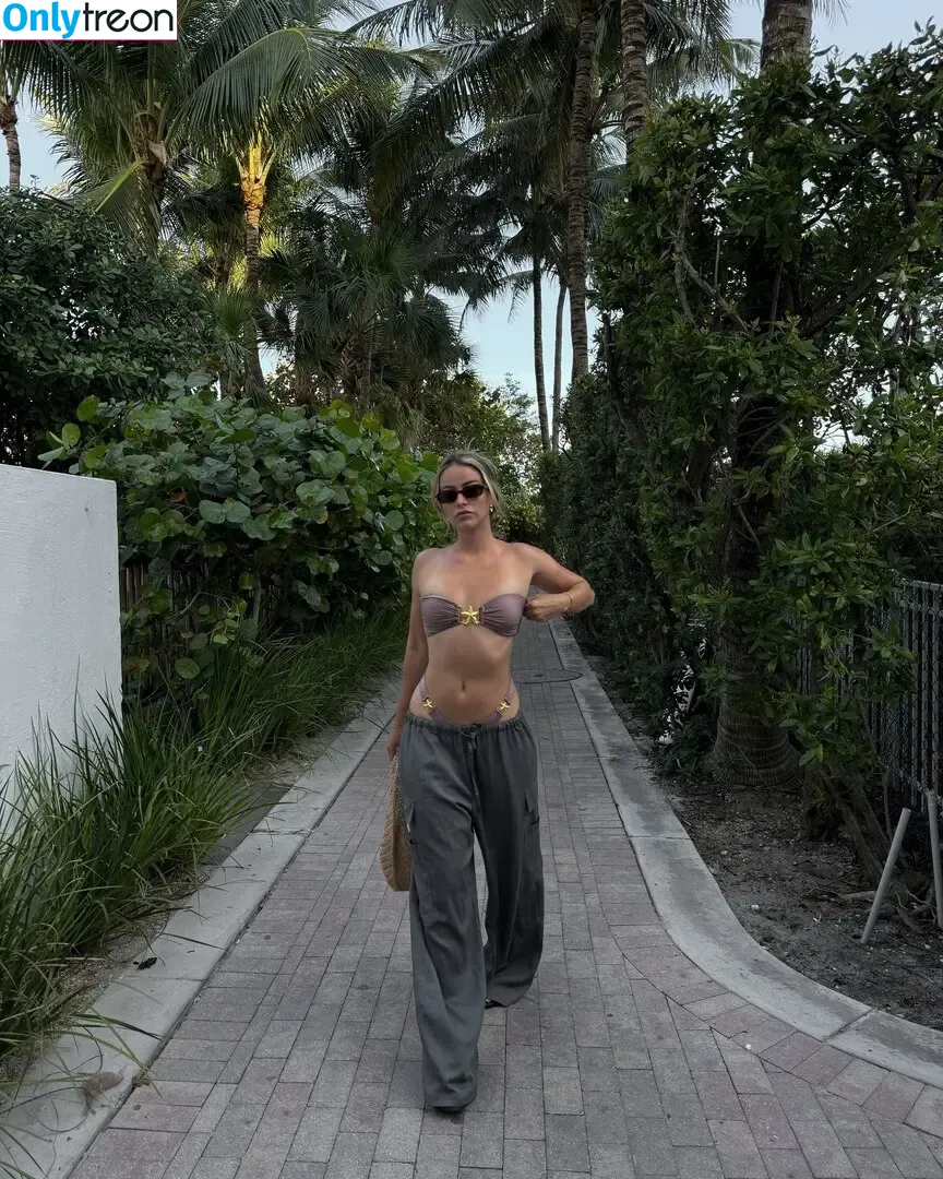 Elizabeth Weber nude photo #0078 (Ewebzz)