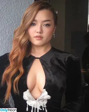 Elizabeth Yu / Lizzy Yu / lizz.yu nude photo #0008