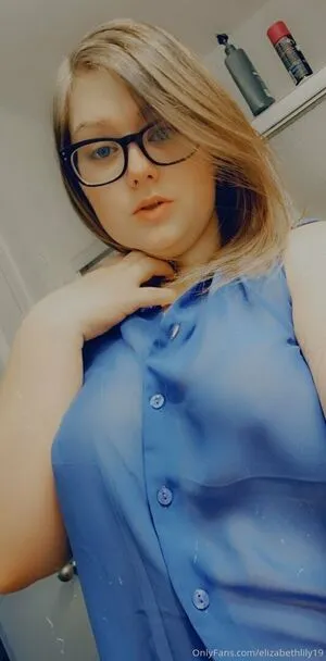 elizabethlily19 / elizabethlily_ nude photo #0170