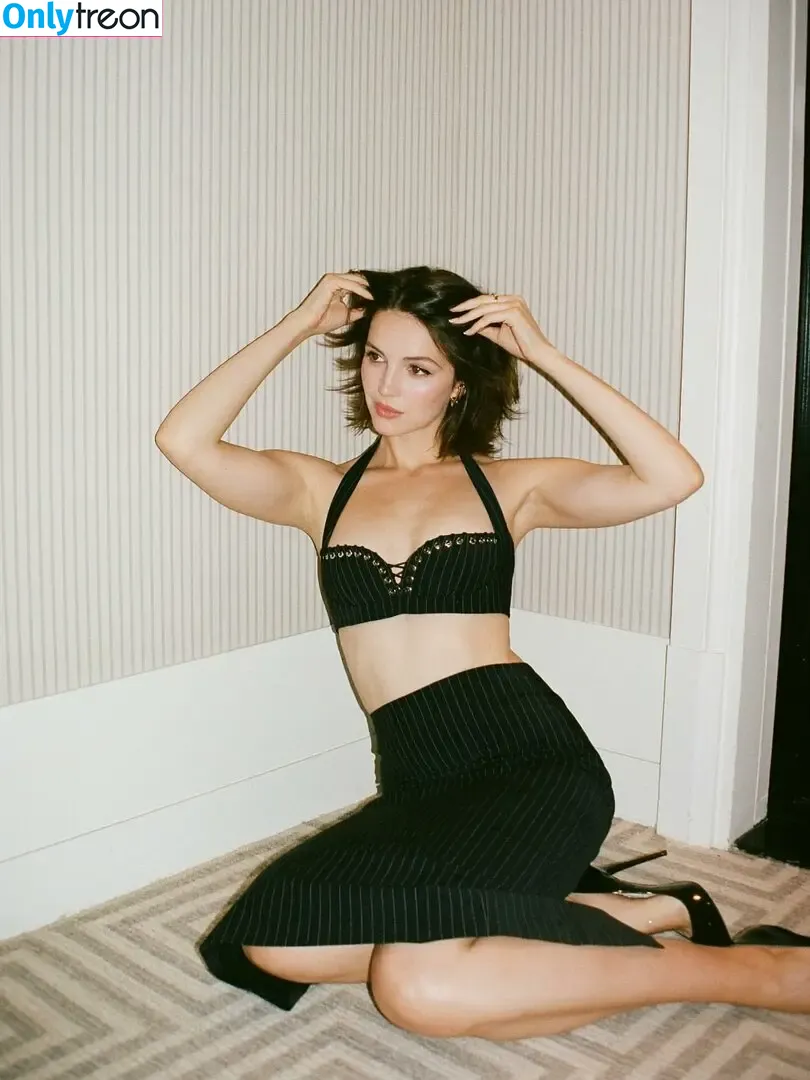 Ella Hunt голая photo #0281 (EllaHunt)