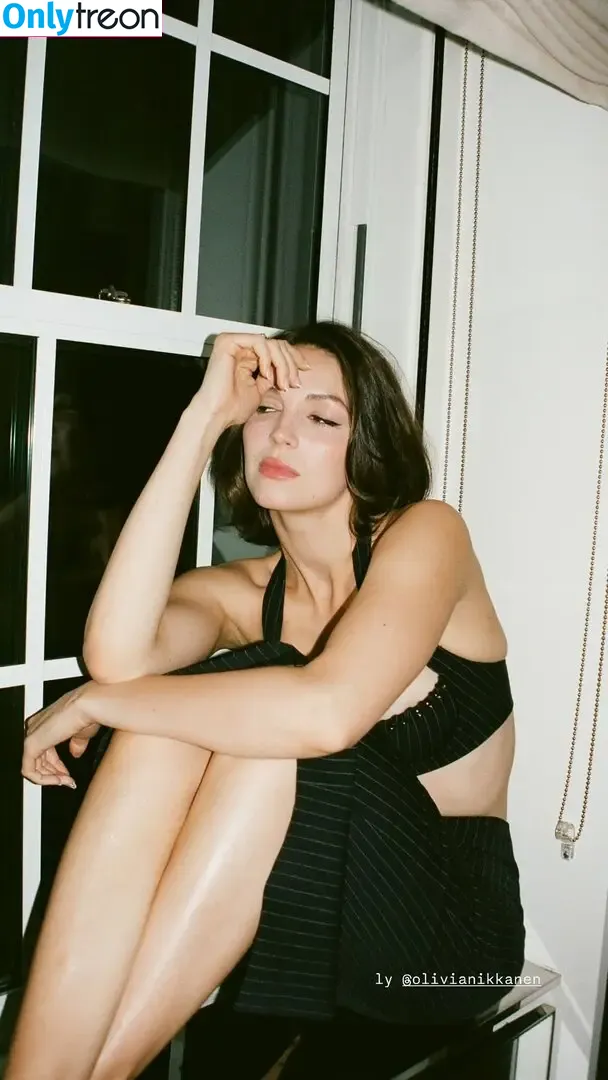 Ella Hunt голая photo #0284 (EllaHunt)