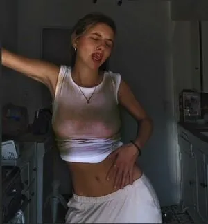 Ella Kernkamp / ellakernkamp nude photo #0003