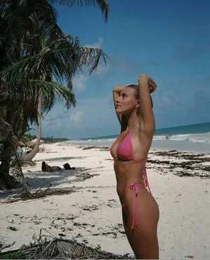 Ella Kernkamp / ellakernkamp nude photo #0012