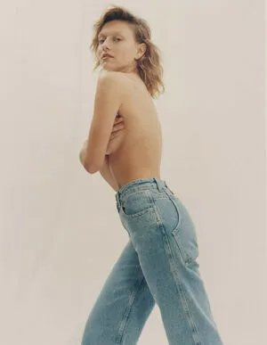 Ella Kernkamp / ellakernkamp nude photo #0053