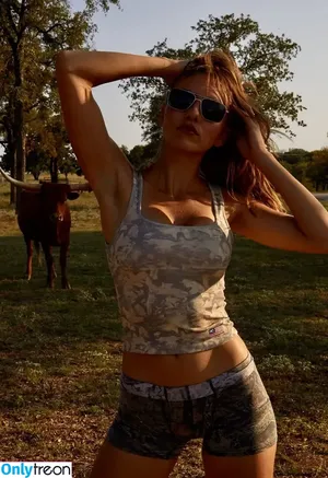 Ella Kernkamp / ellakernkamp nude photo #0353