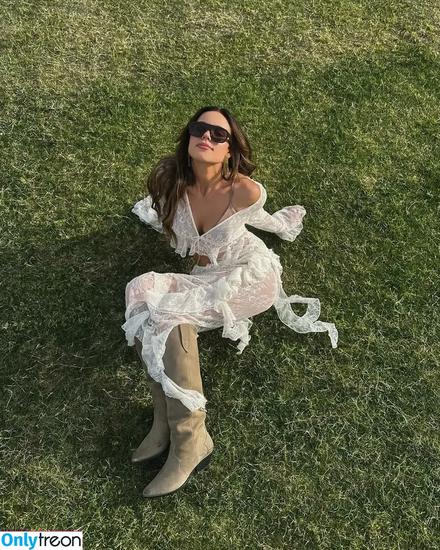 Ella Mendelsohn голая photo #1150 (ellamendelsohn)