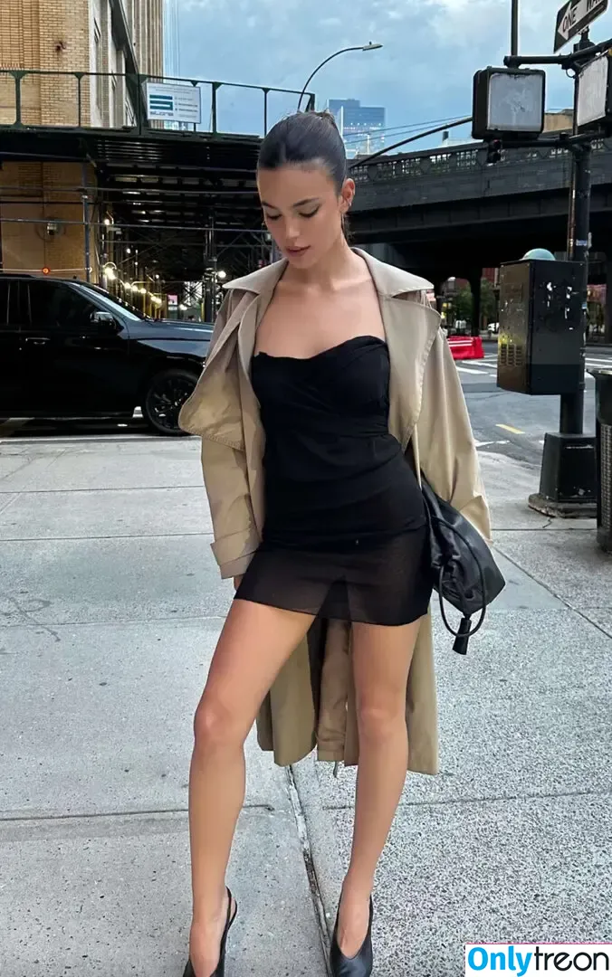 Ella Mendelsohn nude photo #1247 (ellamendelsohn)