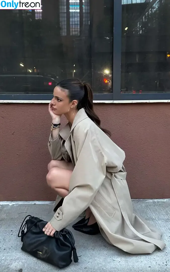 Ella Mendelsohn nude photo #1249 (ellamendelsohn)
