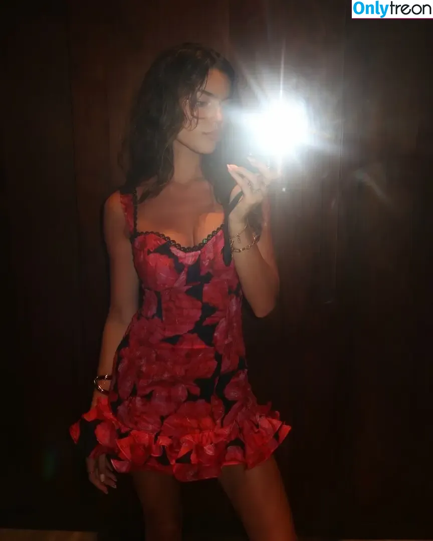 Ella Mendelsohn nude photo #1281 (ellamendelsohn)