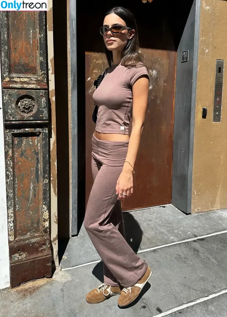 Ella Mendelsohn nude photo #1584 (ellamendelsohn)