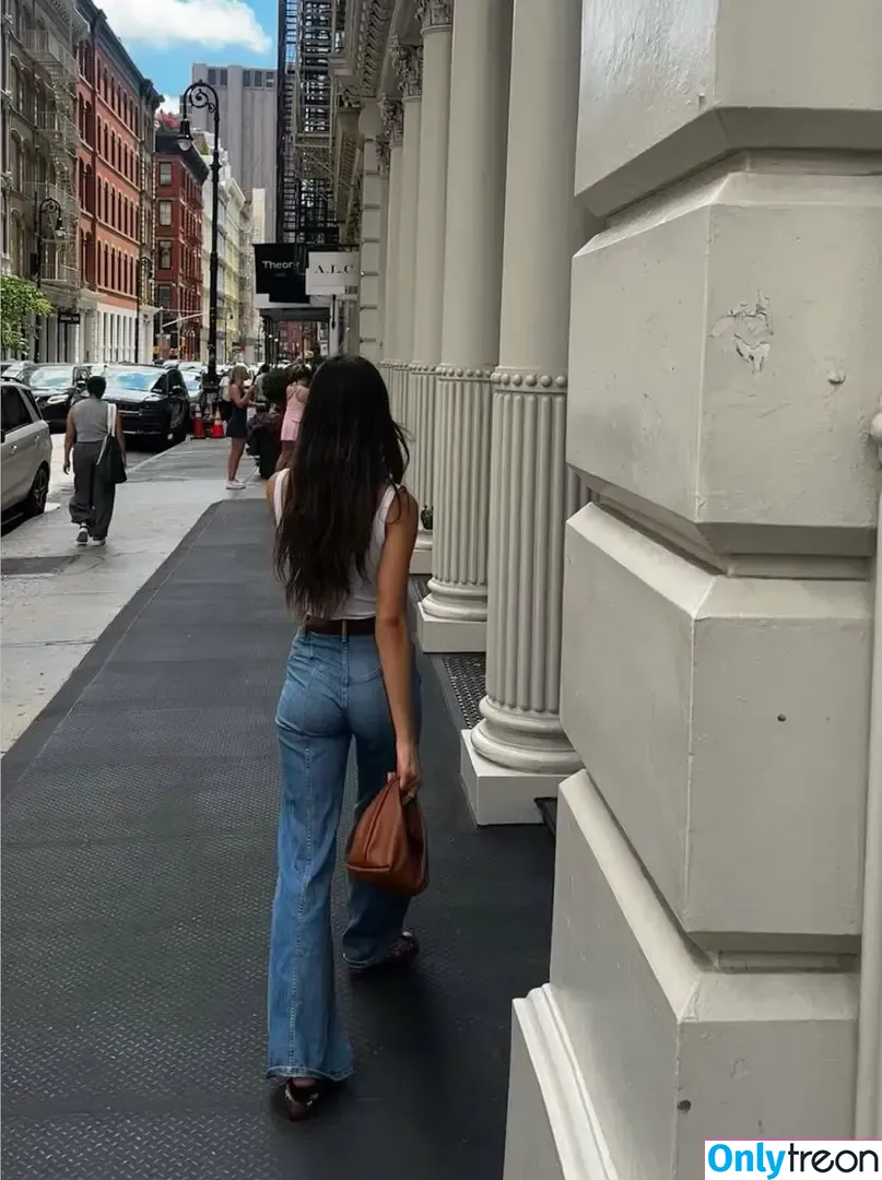 Ella Mendelsohn nude photo #1588 (ellamendelsohn)