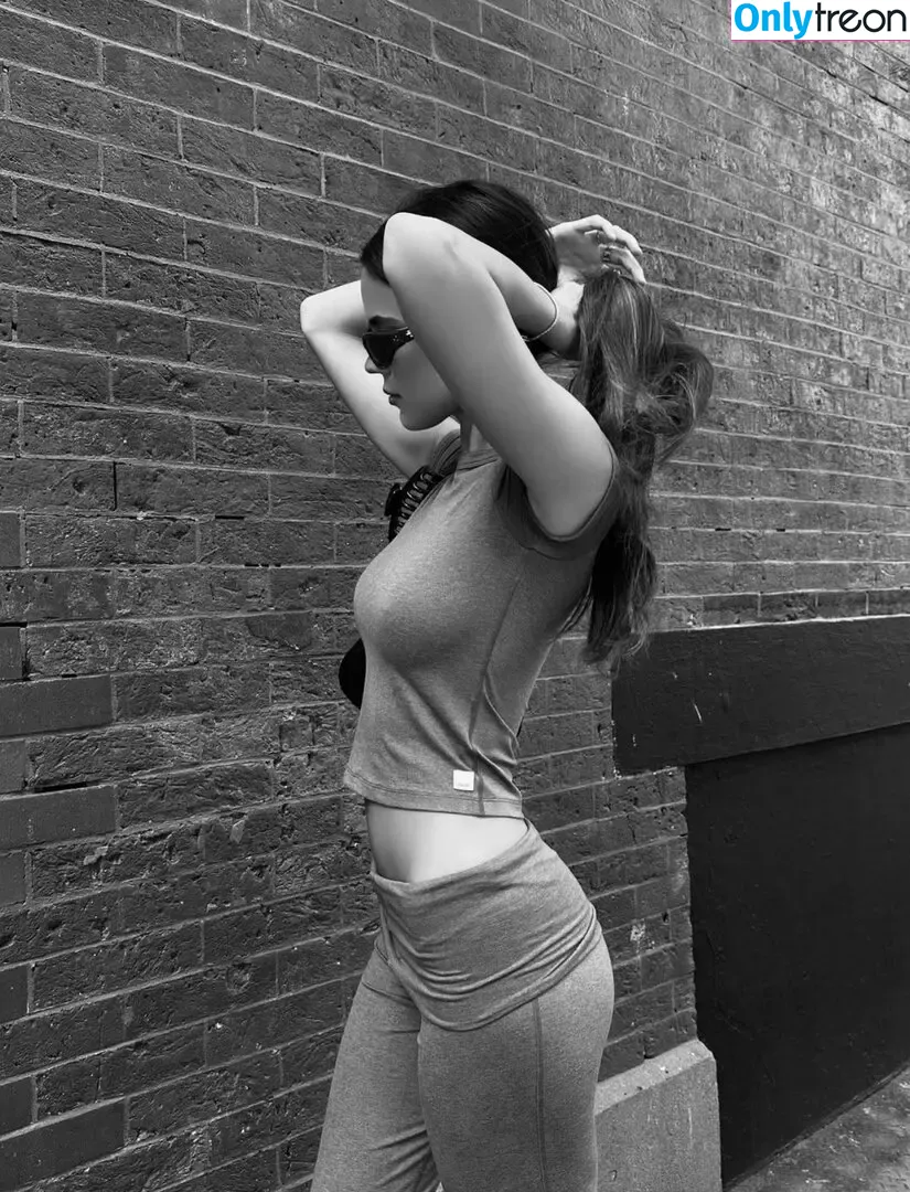 Ella Mendelsohn nude photo #1592 (ellamendelsohn)