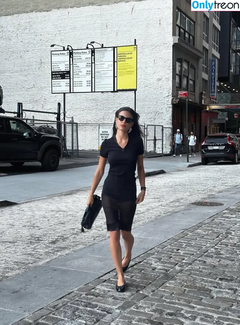 Ella Mendelsohn голая photo #1602 (ellamendelsohn)