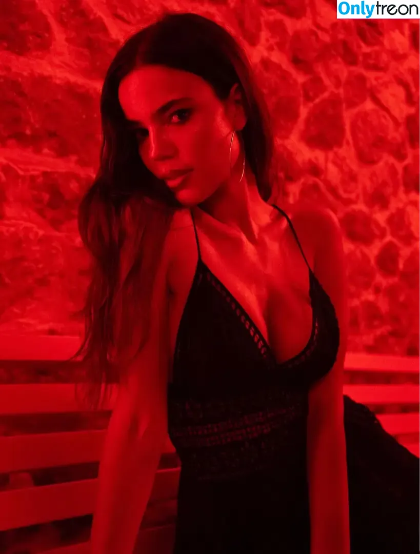 Ella Mendelsohn nude photo #1786 (ellamendelsohn)