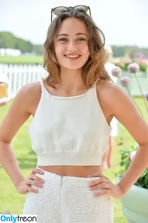 Ella Purnell / GRAYLINGPURNELL / ella_purnell nude photo #0633