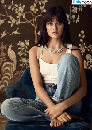 Ella Purnell / GRAYLINGPURNELL / ella_purnell nude photo #0665