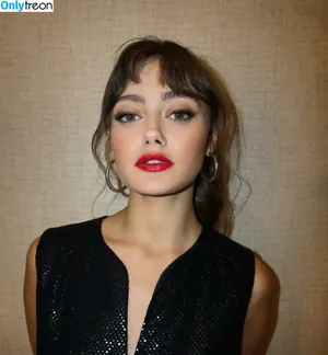 Ella Purnell / GRAYLINGPURNELL / ella_purnell nude photo #0674