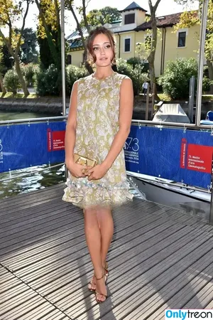 Ella Purnell / GRAYLINGPURNELL / ella_purnell nude photo #0817
