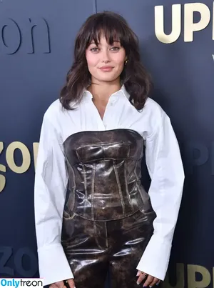 Ella Purnell / GRAYLINGPURNELL / ella_purnell nude photo #0827