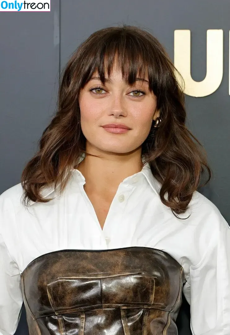 Ella Purnell nude photo #0829 (GRAYLINGPURNELL / ella_purnell)