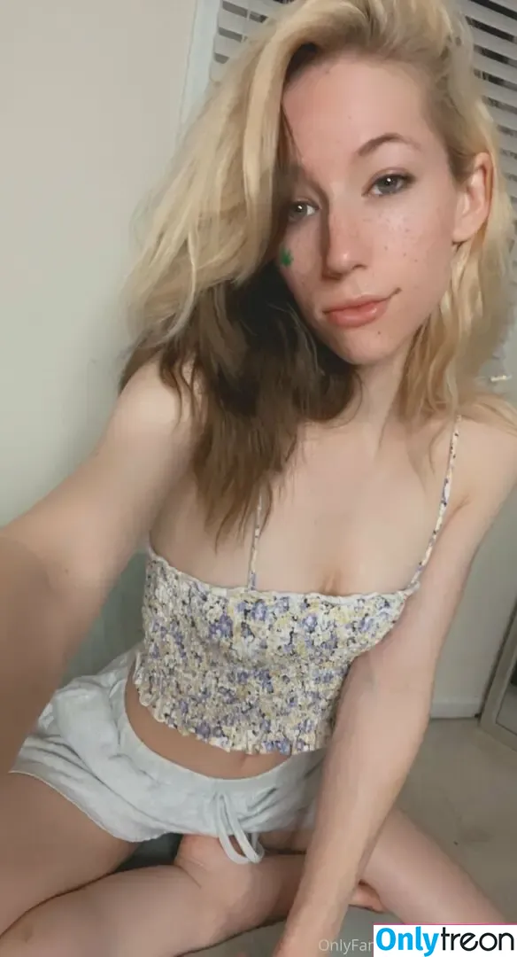 elladevilfree nude photo #0005 (elladevillee)