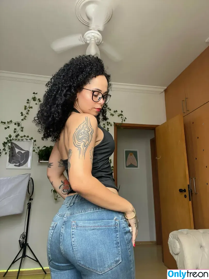 ellaxblair nude photo #0004 (itsellablair)