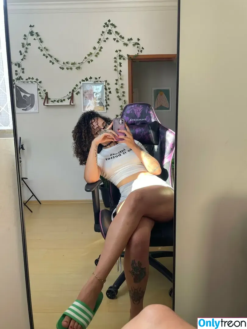 ellaxblair nude photo #0008 (itsellablair)