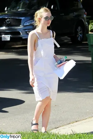 Elle Fanning / ellefanning фото голая #2655