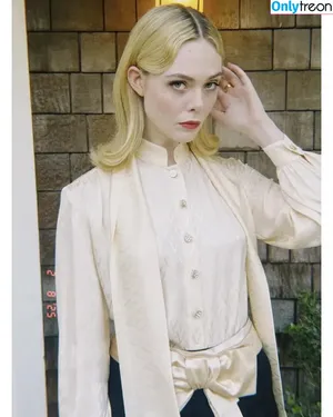 Elle Fanning / ellefanning фото голая #2688