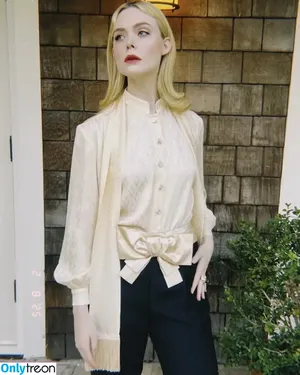 Elle Fanning / ellefanning фото голая #2691