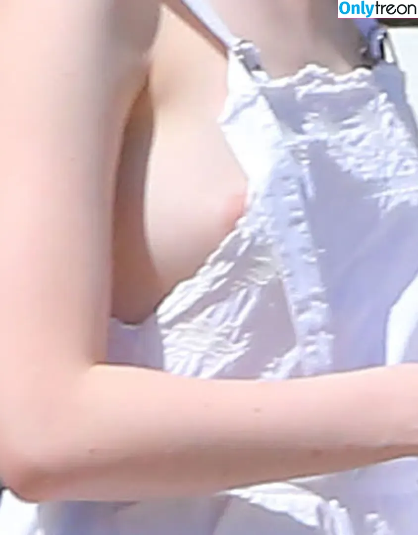 Elle Fanning голая photo #2660 (ellefanning)