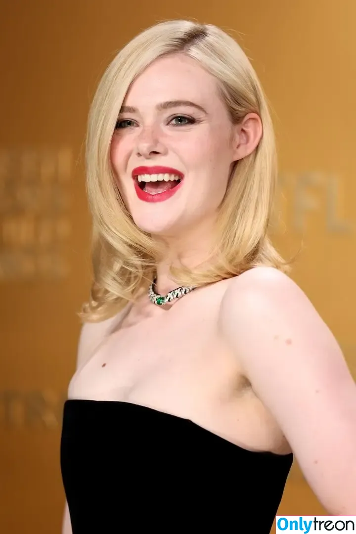 Elle Fanning голая photo #2770 (ellefanning)